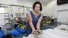 Lola Gondar lleva toda la vida ligada al marisqueo