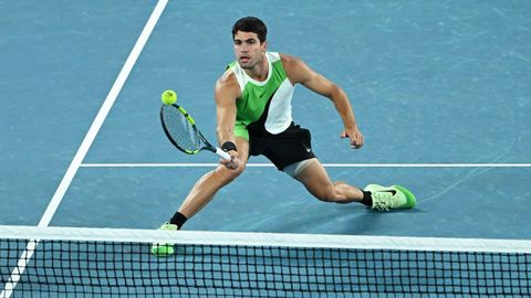 Alcaraz, en una jugada cerca de la red