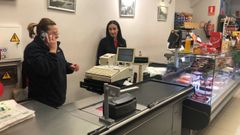 Supermercado de Rianxo en el que un hombre amenaz� a la empleada con una navaja para llevarse el dinero