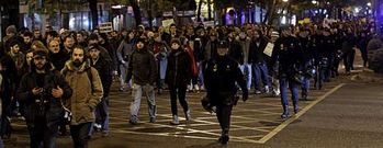 La Coordinadora 25S convoc� una manifestaci�n, que concluy� ante la sede del PP en Madrid, contra la ley de seguridad ciudadana.