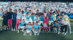 Jugadores y cuerpo t�cnico del Celta, celebrando el triunfo ante el Alav�s.