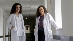 Cristina Vali�o Pazos, matrona del Hospital Teresa Herrera de A Coru�a, y Bel�n L�pez Vi�as, jefa de Ginecolog�a del Chuac