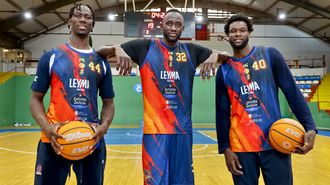 Abdou Thiam, Ily Diop y Mus Barro, jugadores senegaleses del Leyma Coru&ntilde;a.
