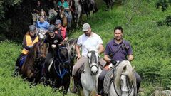 Ruta a caballo con posterior comilona en la parroquia muradana de Tal