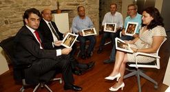 <span lang= es-es >Reuni�n en O Couto</span>. El presidente de la Diputaci�n se reuni� en O Couto (Ponteceso) con el presidente de la Fundaci�n Eduardo Pondal, Jos� Luis Fondo, y con algunos patronos de la entidad, Jos� Mar�a Varela, Xos� Manuel Varela, Luis Giad�s y Mar�a Jos� Imia.