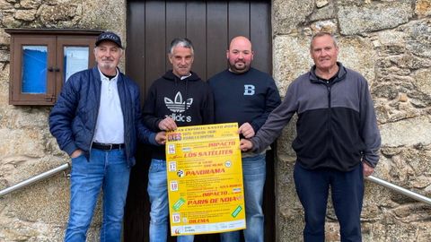 Los organizadores de las fiestas de Uxes, en Arteixo, que tendr�n las actuaciones de Los Sat�lites, Panorama y Par�s de Noia.