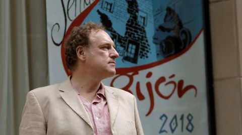 El escritor Simon Scarrow, en la Semana Negra de Gij�n