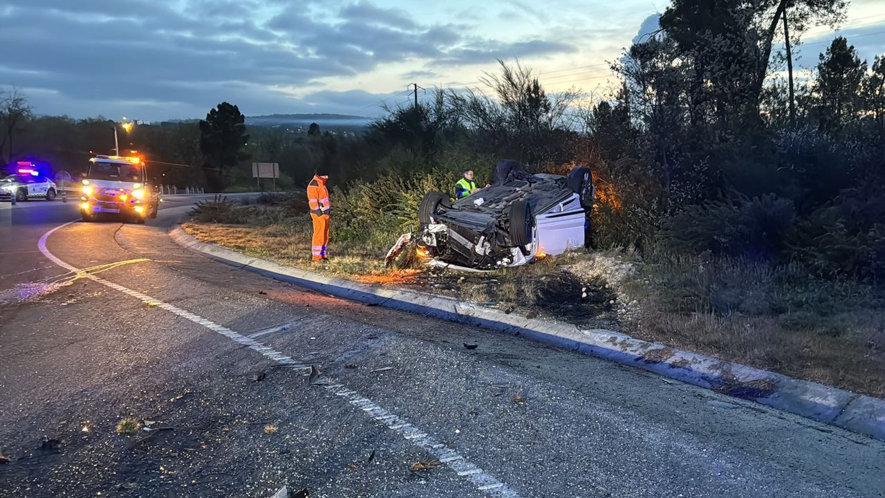 Muere un hombre de 62 años tras una salida de vía en San Cibrao das Viñas