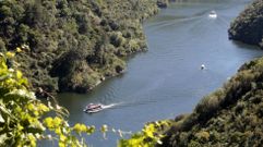 Tres barcos tur�sticos en el ca��n del Sil, ninguno de ellos el�ctrico