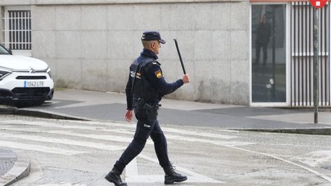 Operativo antidroga en la calle Vizcaya de A Coru�a