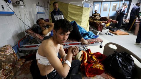 Un joven palestino herido en el hospital de Al Shifa, en Gaza.