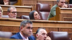 El diputado de Junts, Josep Maria Cruset, junto a la portavoz del partido en el Congreso, Mriam Nogueras, en la sesin del 23 de septiembre.