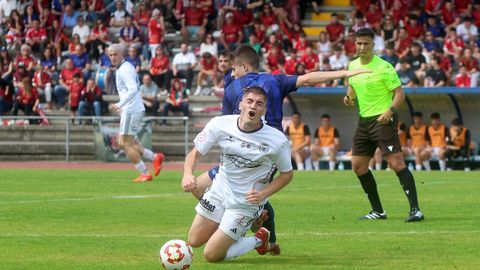Partido de la fase de ascenso a Segunda RFEF entre el Noia y el Estradense.