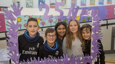 Conmemoracin del 25N en el colegio Xesus San Luis Romero (Carballo)