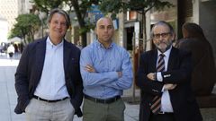 Juan Carlos Moreiras y Luis G�mez, de API, y Pedro Seara, de Fincas Urbanas