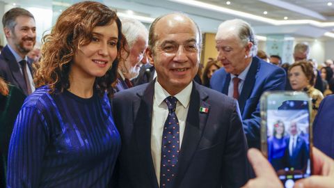 La presidenta de Madrid, Isabel Daz Ayuso, y el expresidente de Mxico Felipe Caldern, durante un acto de confraternidad entre ese pas y Espaa en Madrid