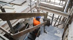 Edificio del centro durante obras de rehabilitaci�n, en una foto de archivo.