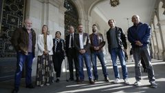 PLENO EXTRAORDINARIO POR LA AMENAZA DE CIERRE DE ALCOA
GOBIERNO Y OPOSICI�N
JOSE MANUEL GARC�A PSOE
AVIA VEIRA BNG
ROSA GALLEGO PP
XULIO FERREIRO MAREA ATL�NTICA
CONCEJALES COORPORACI�N PLENO