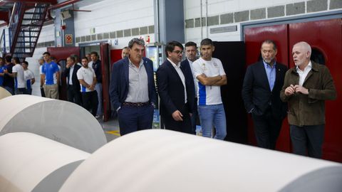 Directivos y jugadores del D�por visitaron la sede de La Voz de Galicia