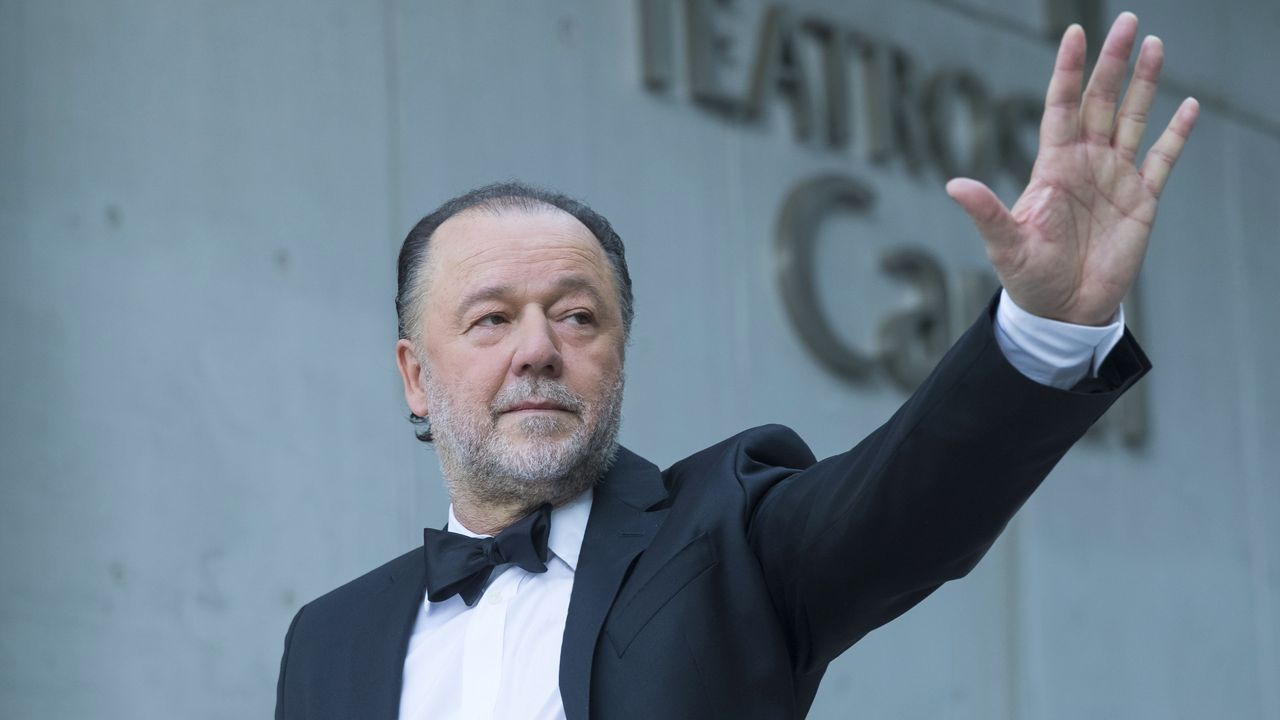 Enrique Piñeyro: «Mi espectáculo le quitará el miedo a volar a quien lo tenga, pero le infundirá un miedo atroz a todo lo demás»