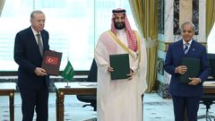Erdgoan, Bin Salman y Sharif en La Meca. 