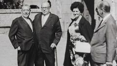 A la izquierda de la imagen, Arturo Benito Silva y Ram�n Otero Pedrayo