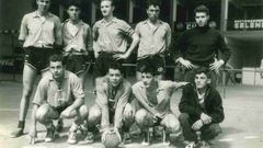 Jos Benito Canto es el segundo por la izquierda, en la fila de abajo. Junto a l, el primero en la fila, su hermano Kike. La imagen fue tomada en 1961, en un campeonato de Espaa que se disput en Bilbao.