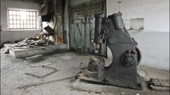 As� est� el S�nchez Aguilera de Ferrol: ruina y abandono entre escombros y un cementerio de coches