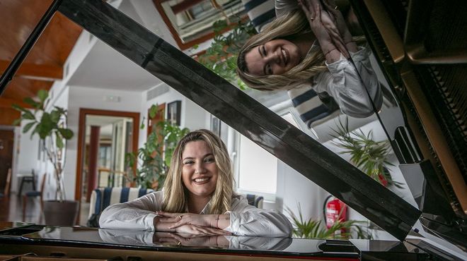 OIalla Rodr&iacute;guez en uno de sus rincones preferidos, el Club N&aacute;utico de Portos&iacute;n