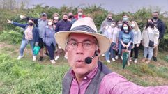 Suso Mart�nez, en una visita de ediciones pasadas por Malpica 