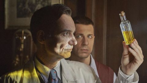 Fotograma del filme de Holland �Charlat�n�.