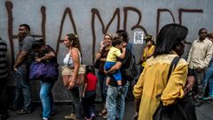 La llegada de ayuda humanitaria pone a prueba a los militares venezolanos