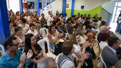 Varias generaciones de exalumnos compartieron divertidas ancdotas de su paso por el instituto de A Cachada.