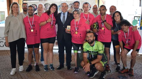 Tom y Garca Porto con algunos participantes