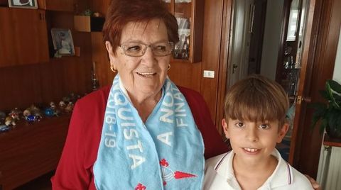 Cándida, con su bisnieto