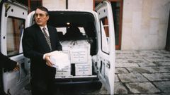 Jos Antonio Orza con los presupuestos gallegos de 1995