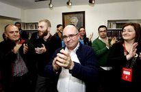 Ros�n felicit� a Reyes al concluir las primarias, pero el partido ha quedado tocado. 