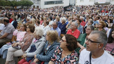 La Praza Maior de Viveiro, abarrotada