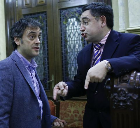 <span lang= es-es >El debate previo</span>. El alcalde y el portavoz del PSOE hablaron unos minutos antes de que arrancase el pleno del lunes. 