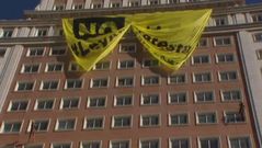 Greenpeace protesta contra la Ley de Seguridad Ciudadana