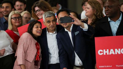 Sadik Khan, alcalde de Londres, en la celebracin de Starmer 