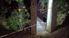 La pasarela de Penouta en Vilamart�n est� cerrada al paso de peatones