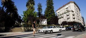 Se instalar� dos pasos elevados en Reina Victoria, uno frente al IES S�nchez Cant�n (en la foto) y otro ante el hotel Da Barca. 