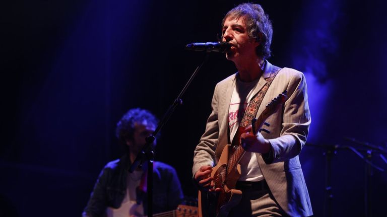 Un concierto de Sidonei en la plaza Mar�a Pita de A Coru�a