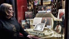 Caixas de bomb�ns de Fina Rey inspiradas na obra �O porco de p� de Vicente Risco