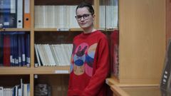 Noelia, en la Biblioteca de Ver�n