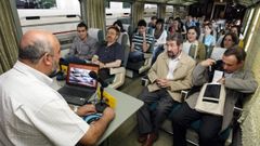 Participantes en un curso de verano de la USC en el 2009 en un vag�n del Museo do Ferrocarril de Monforte