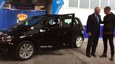 Pe�a recibe su coche