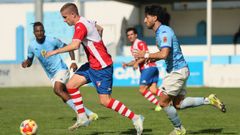 Uriarte persigue a Remeseiro durante el Viveiro-Arousa del pasado domingo.