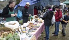 En el mercado de esta aldea forcaricense se vendieron todo tipo de productos ecol�gicos. 